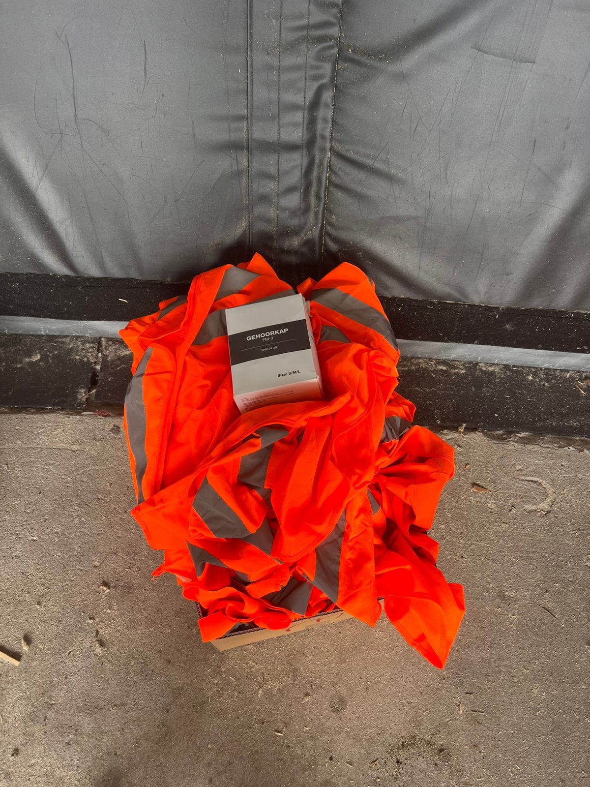 Oranje veiligheids vestjes,, Ophalen, Zo goed als nieuw