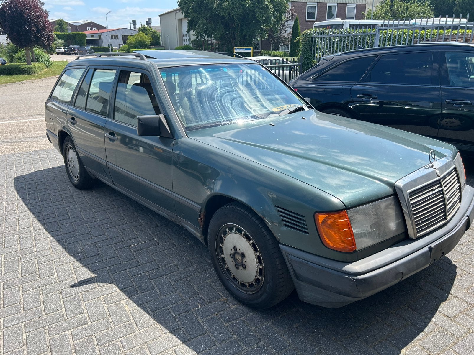 MERCEDES 300 TDT TURBO DIESEL  1988, Auto's, Oldtimers, Particulier, Mercedes-Benz, Diesel, Stationwagon, Automaat, Groen, Beige