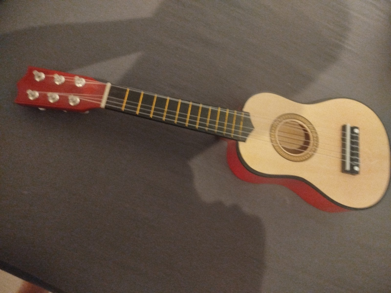 Miniatuur gitaar - Decoratief of speelgoed, Ophalen of Verzenden