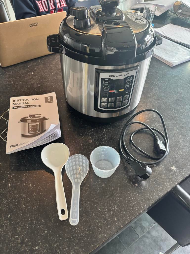 Aigostar pressure cooker NIEUW, 4 liter of meer, Ophalen of Verzenden, Nieuw, Uitneembare binnenpan