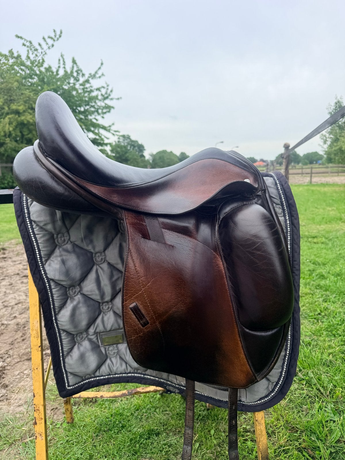 Custom icon flight zadel, 17,5 inch, Dieren en Toebehoren, Ophalen of Verzenden, Dressuur