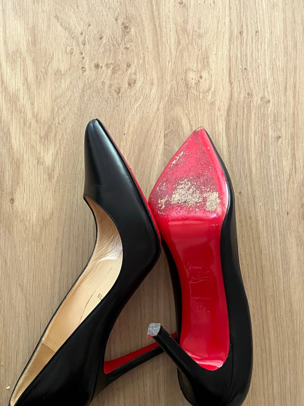 Christian Louboutin Zwarte Pumps - Maat 37.5, Kleding | Dames, Schoenen, Ophalen of Verzenden, Gedragen, Zwart, Pumps