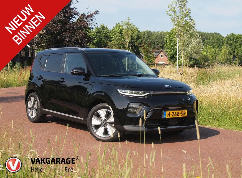 Kia e-Soul ExecutiveLine 64 kWh | Camera | Trekhaak | Harman, Auto's, Kia, Gebruikt, 1657 kg, Zwart, Lichtsensor