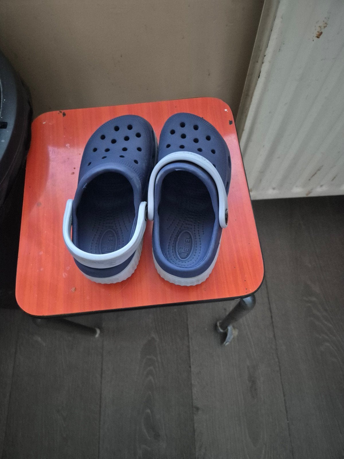 Blauwe Crocs met witte band, maat 27/28, Ophalen