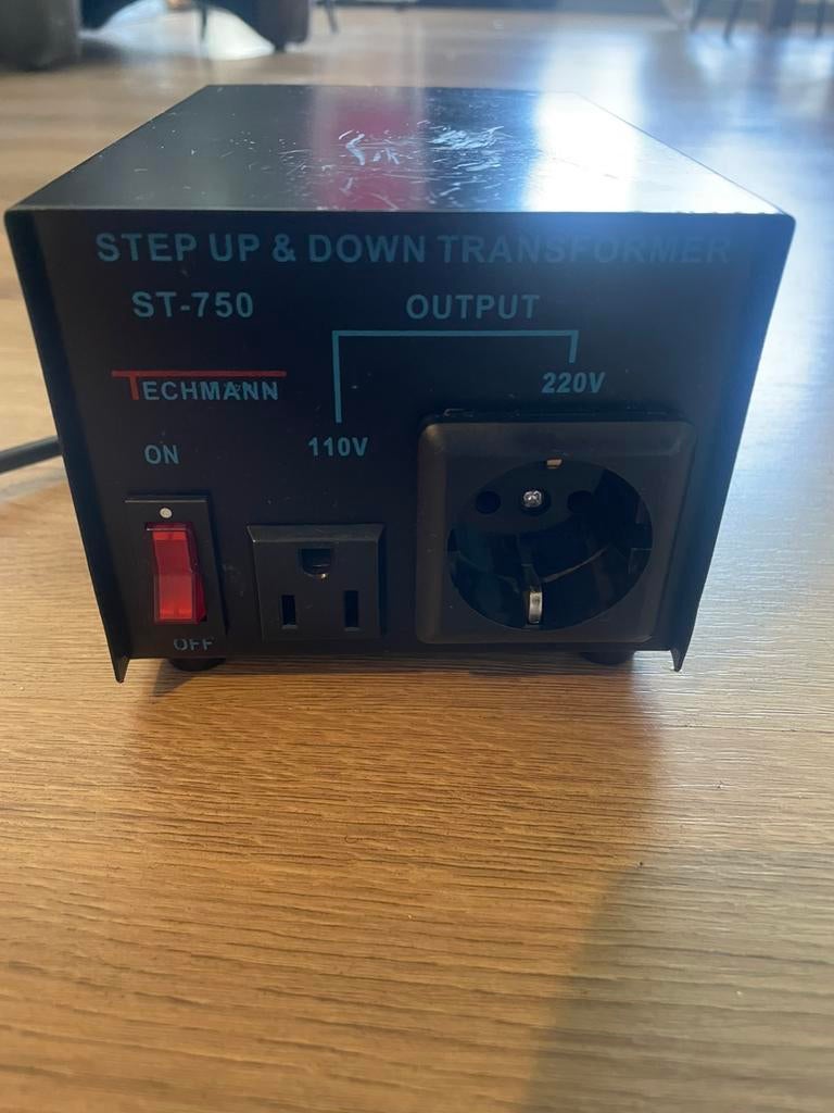 Voltage converter/transformer, Ophalen, Zo goed als nieuw, Overige typen
