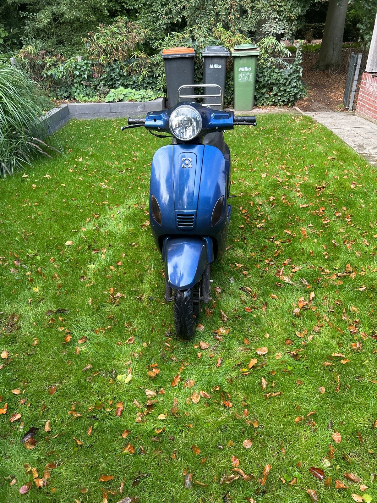Niet-lopende scooter met gebruikerssporen, Fietsen en Brommers, Snorfietsen en Snorscooters, Gebruikt, Benzine, Ophalen, Overige merken