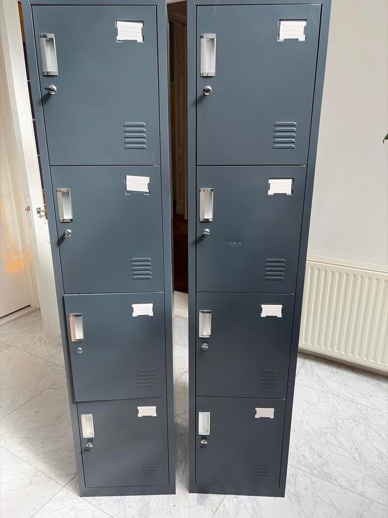 Metalen Lockerkast - Set van 2 met 4 vakken per kast, Ophalen, Gebruikt