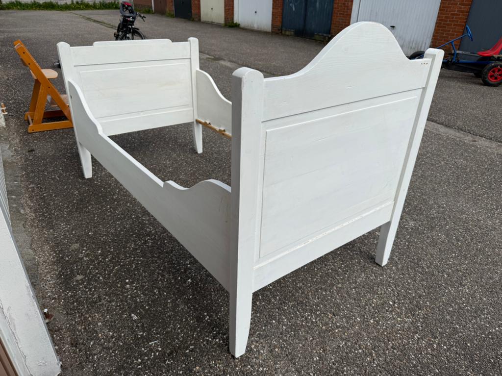 Brocante Kinderbed, Ophalen of Verzenden