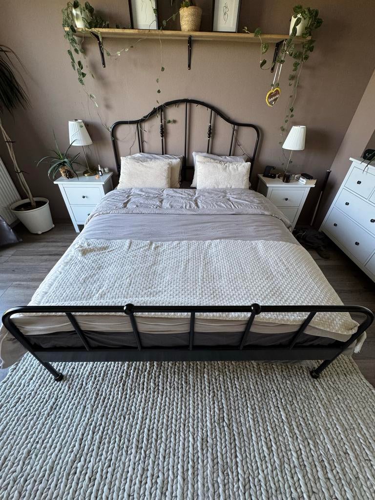 IKEA Sagstua bed 160x200 met lattenbodem en matras, Ophalen, Gebruikt, Zwart, Tweepersoons
