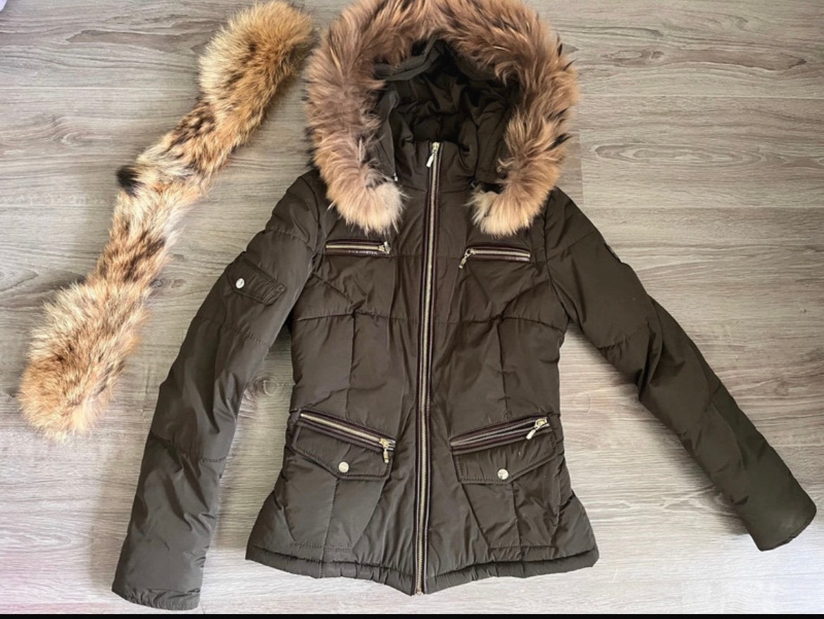 Prachtige Froccella winterjas met 2 bontkragen, Kleding | Dames, Jassen | Winter, Ophalen of Verzenden, Zo goed als nieuw, Maat 38/40 (M)