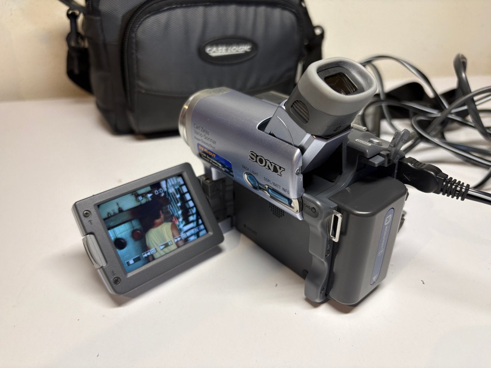 Sony DCR-TRV19E Digital Handycam MiniDV Camcorder, Mini dv, Zo goed als nieuw, Sony, Camera