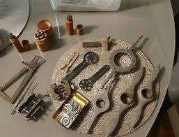 Gevraagd Oud horlogemakers- of goudsmidgereedschap, Antiek en Kunst, Antiek | Gereedschap en Instrumenten, Ophalen