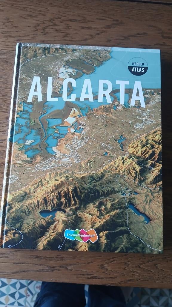 Alcarta Wereldatlas - Thiememeulenhoff, Boeken, Atlassen en Landkaarten, Overige atlassen, Thiememeulenhoff, 2000 tot heden, Ophalen of Verzenden