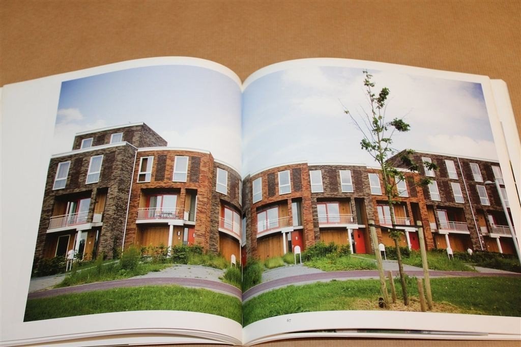 Bulldozers... — Fotoboek Stadsrand Leeuwarden, Gesigneerd, Ophalen of Verzenden, Gelezen