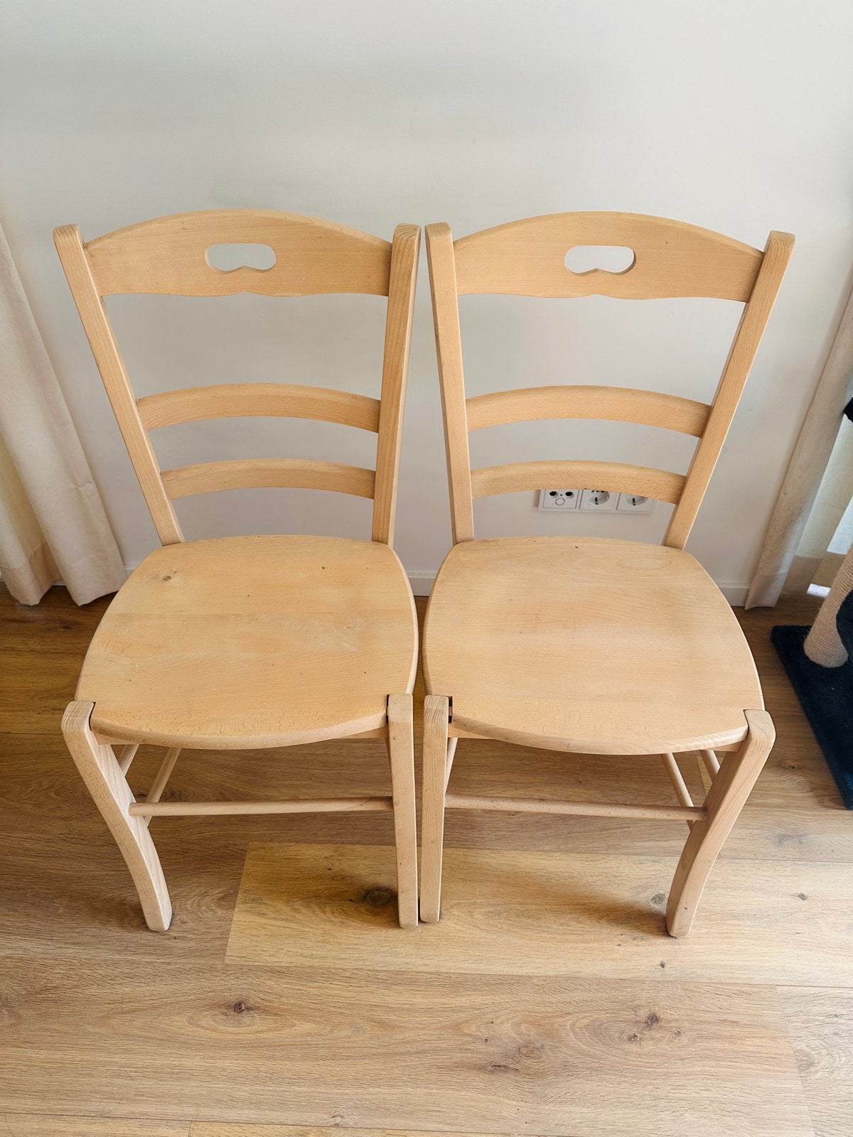 2 houten eetkamerstoelen + 2 zitkussens, Ophalen, Gebruikt, Twee, Overige kleuren