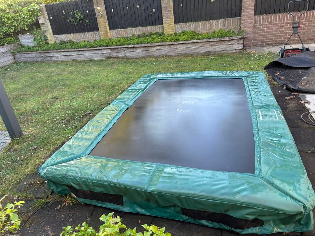 Salta trampoline met afdekzeil 2.10x3.10m, Kinderen en Baby's, Speelgoed | Buiten | Trampolines, Ophalen, Gebruikt
