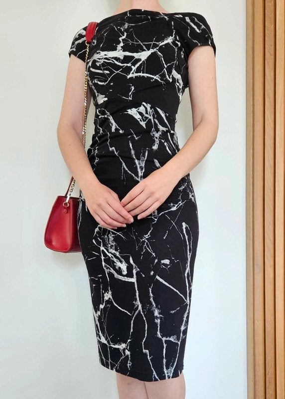 Phase Eight elegante slankejurk zwart wit dessin maat M, Kleding | Dames, Jurken, Maat 38/40 (M), Zo goed als nieuw, Onder de knie