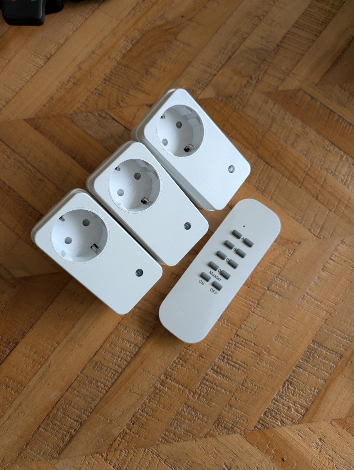 3x Afstandsbedienbare stopcontacten met afstandsbediening, Ophalen