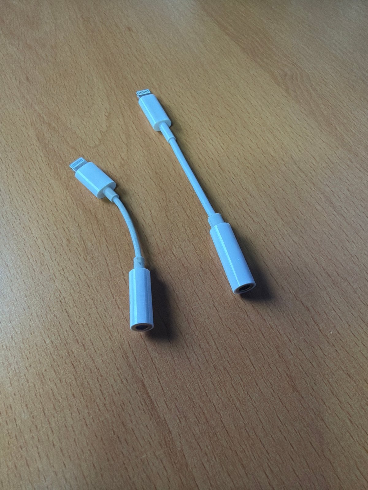 Lightning naar 3.5mm Jack Adapter (2 stuks), Ophalen of Verzenden, Zo goed als nieuw, Snoer of kabel, Apple