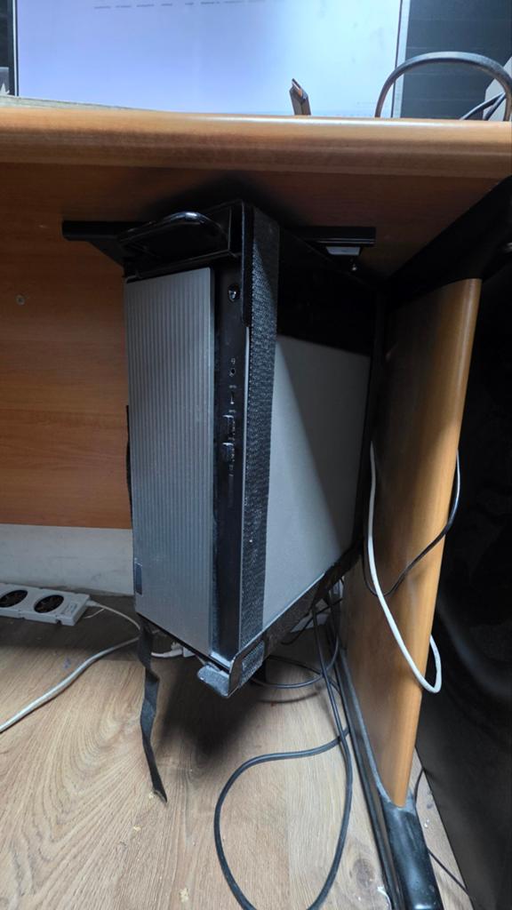 Computer/CPU beugel, Ophalen of Verzenden, Zo goed als nieuw