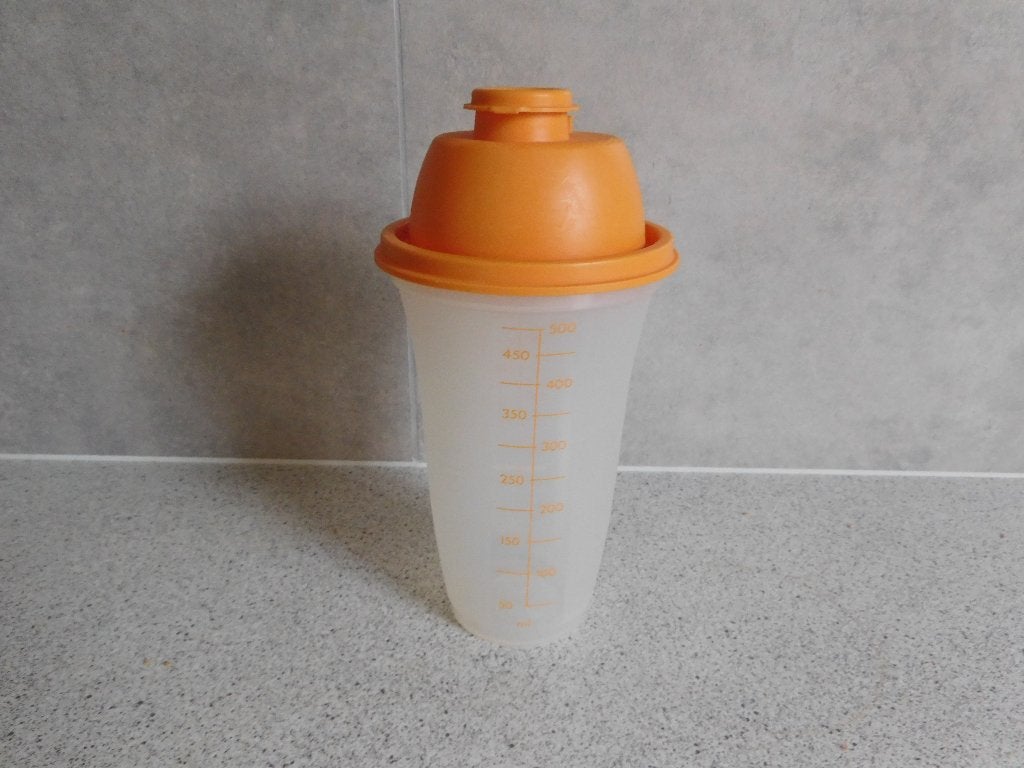 Tupperware Quick Shaker Oranje - 600 ml, Gebruikt, Oranje, Ophalen of Verzenden, Shaker