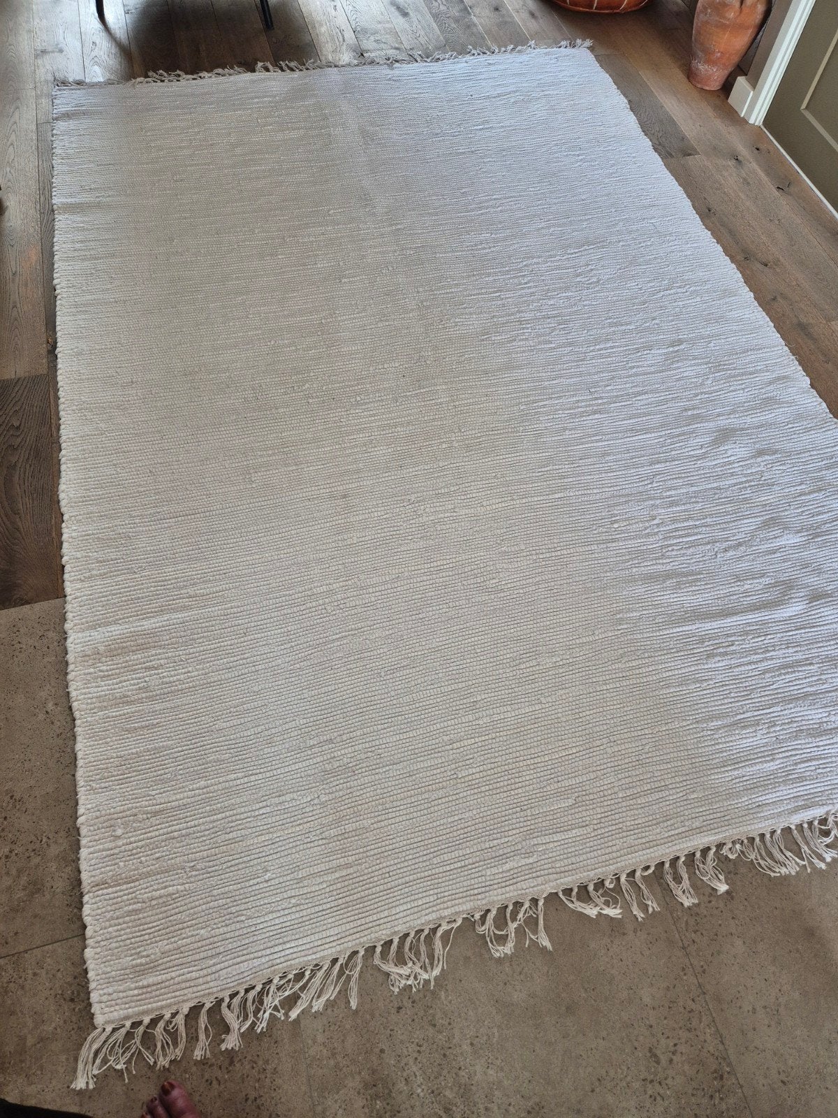 Wit vloerkleed ( voddenkleed) met franjes, Ophalen, Gebruikt, 100 tot 150 cm, Wit