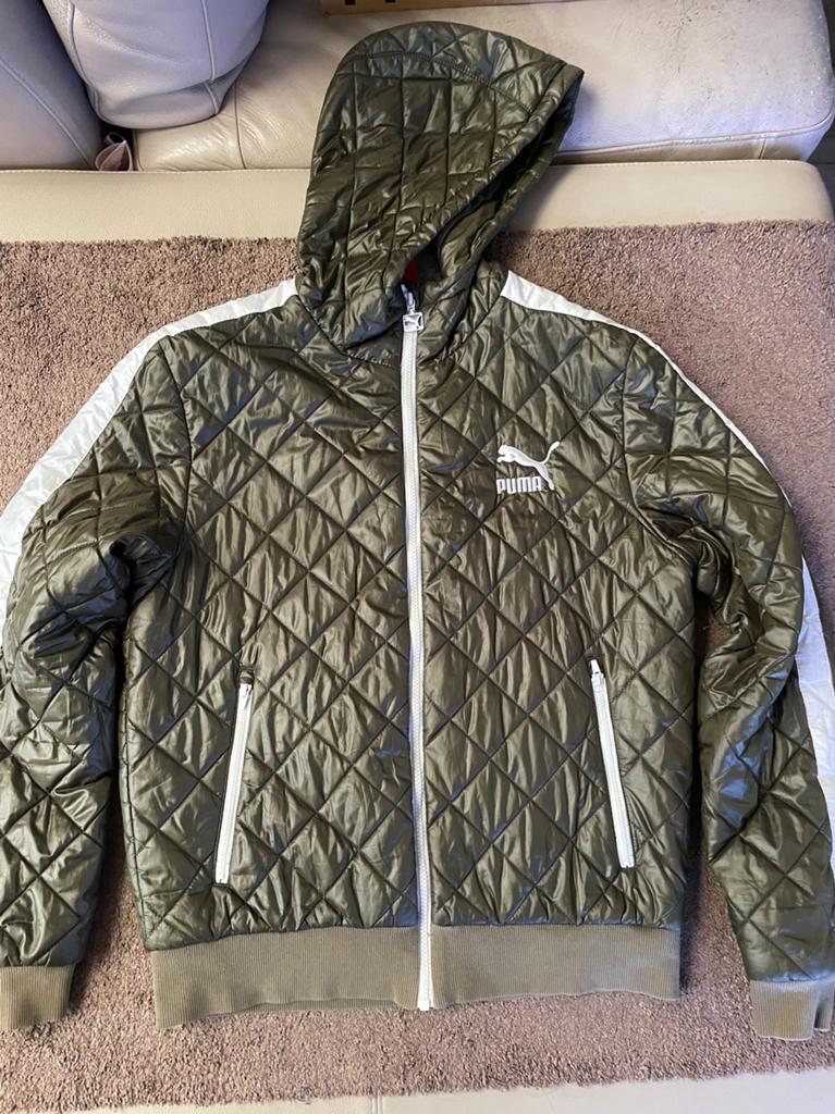 Puma gewatteerde jas kaki/olijf met maat M, Ophalen of Verzenden, Zo goed als nieuw, Groen