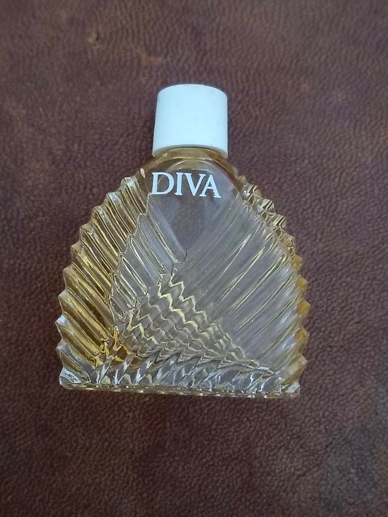 Vintage parfum DIVA UNGARO, Ophalen of Verzenden, Zo goed als nieuw, Parfumfles, Gevuld