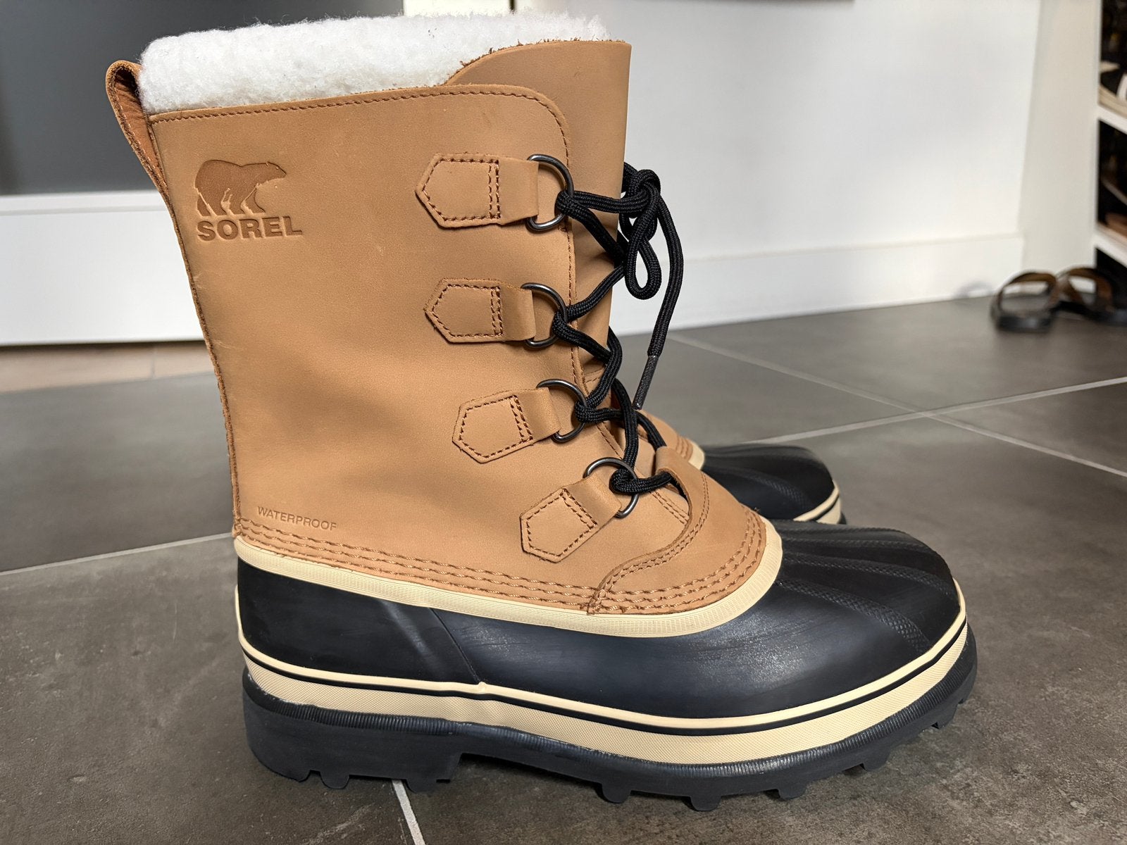 Nieuwe Sorel Caribou snowboots 42,5 buff, Kleding | Heren, Overige kleuren, Boots, Nieuw, Ophalen of Verzenden