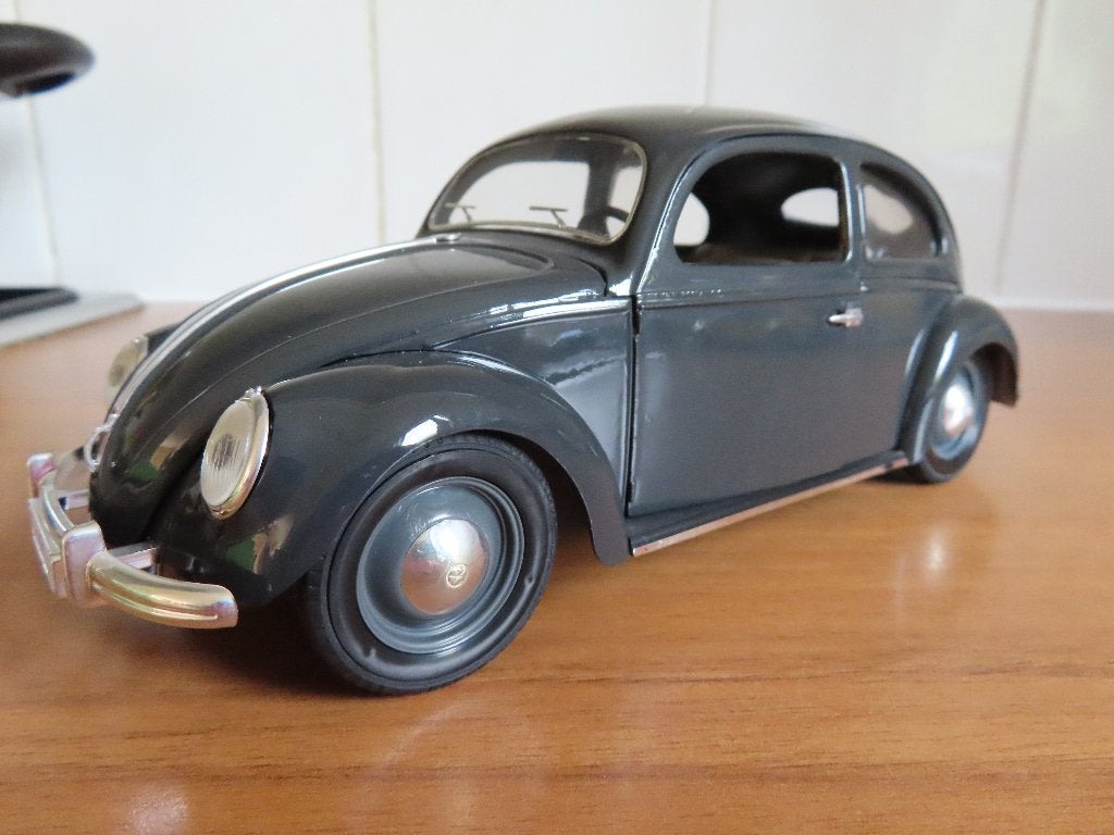 Nieuw schaalmodel Volkswagen Kever Bril 1949 1:17 Solido, Hobby en Vrije tijd, Modelauto's | 1:18, Ophalen of Verzenden, Nieuw