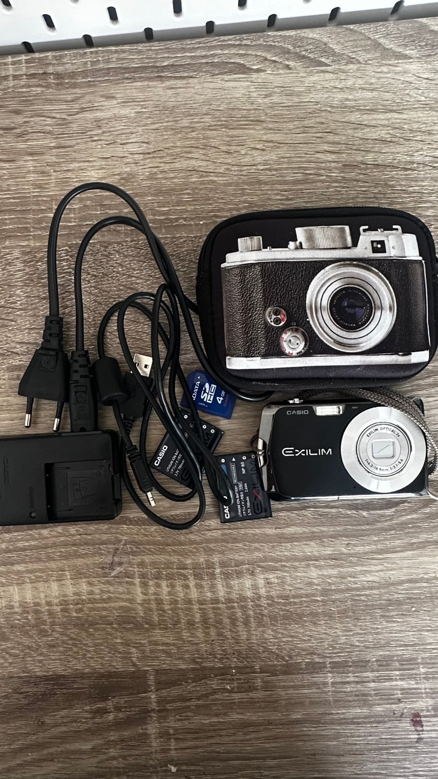 Hele set Van Casio Camera, 12 megapixels, Ophalen of Verzenden, Zo goed als nieuw, Overige Merken