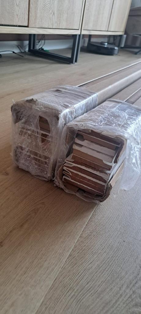 21x witte plinten (Hornbach) + 22x Bison montagekit – NIEUW, Doe-het-zelf en Verbouw, Plinten en Afwerking, Ophalen, Nieuw, Mdf