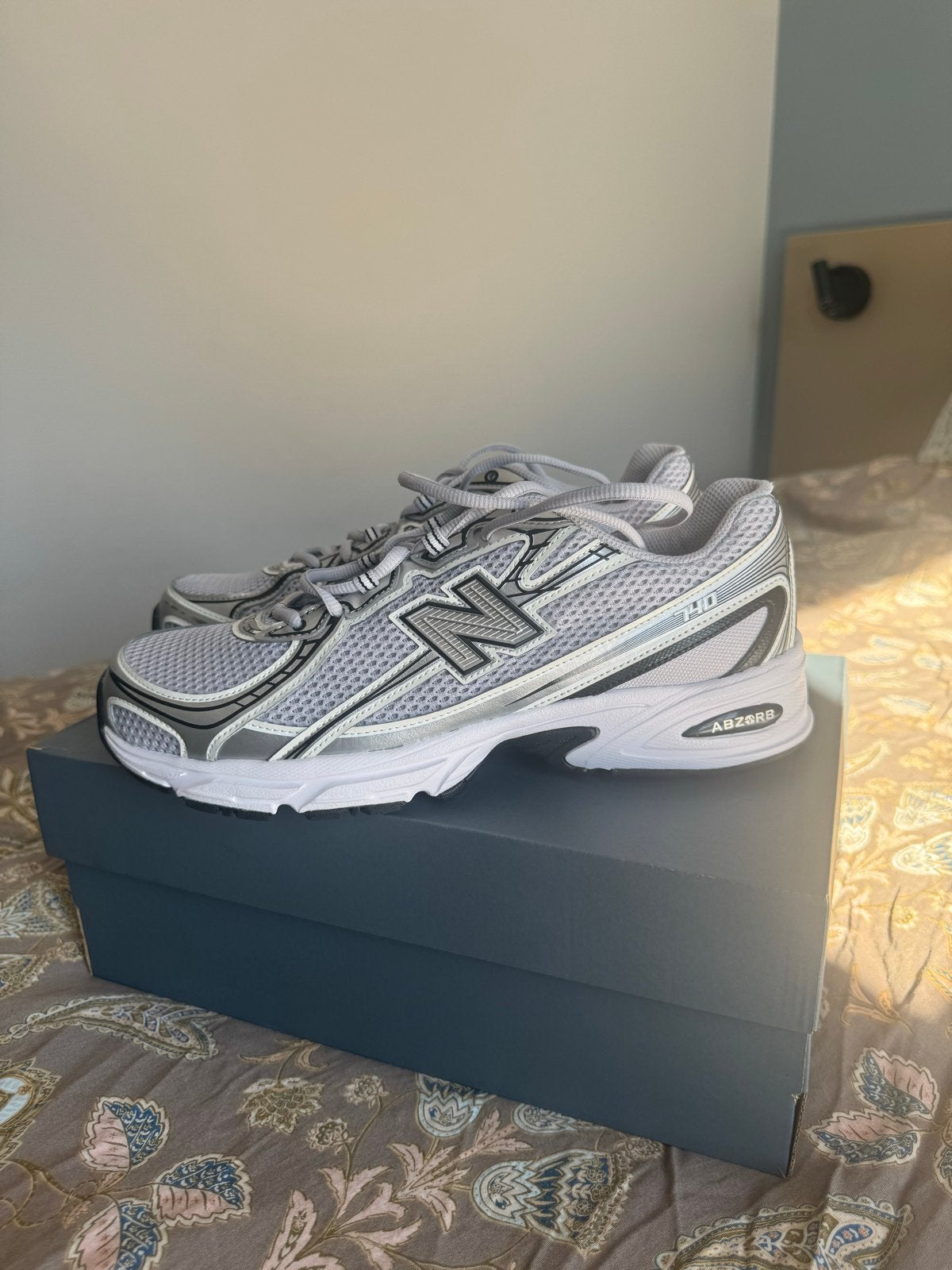New Balance 740 sneakers grijs/zilver maat 44, Overige kleuren, Nieuw, Ophalen of Verzenden, Sneakers of Gympen