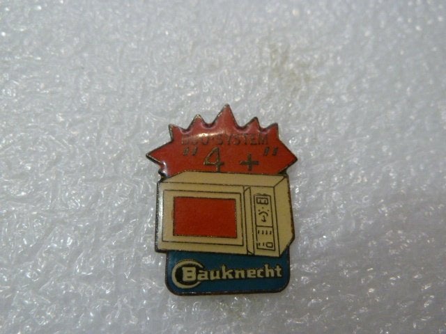 Vintage Bauknecht Pin - Oven System 4+, Ophalen of Verzenden, Gebruikt, Overige onderwerpen, Speldje of Pin