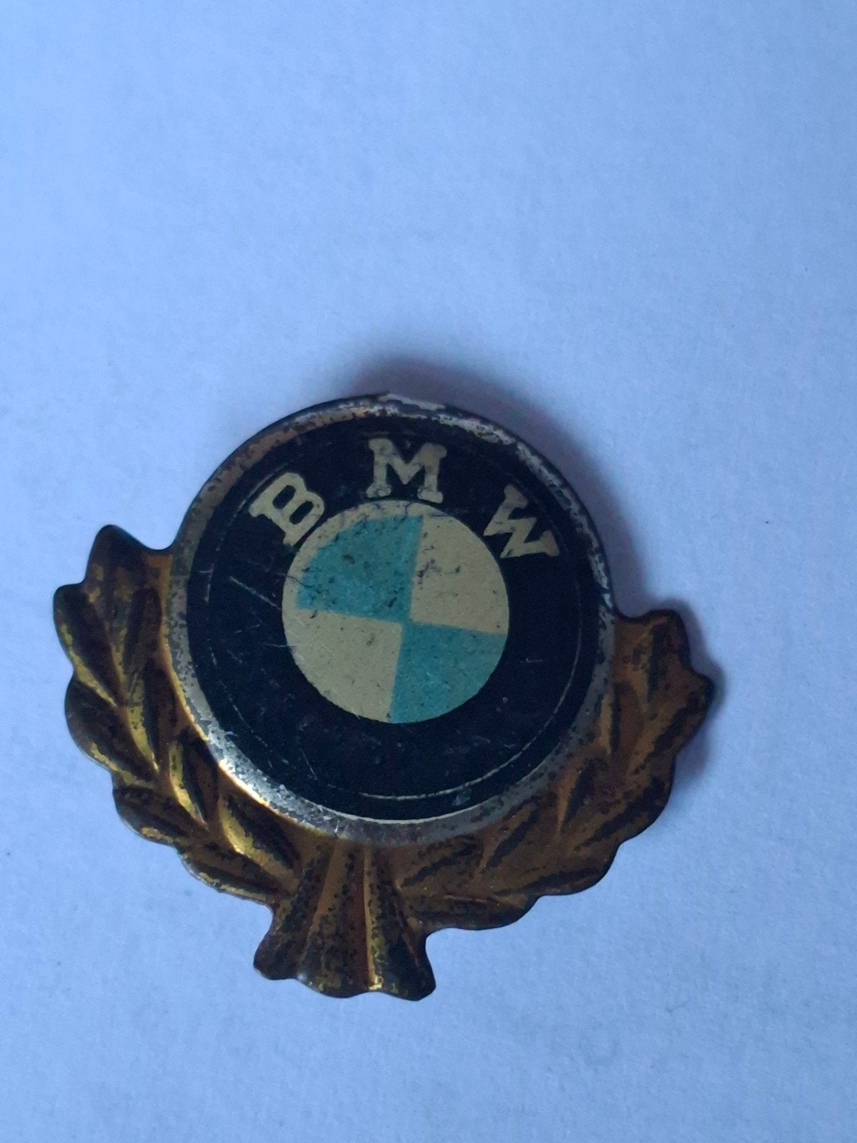 Zeldzame Vintage BMW Speld Jaren 50 - "BMW Motor-Car Germany, Verzamelen, Speldjes, Pins en Buttons, Ophalen of Verzenden, Gebruikt