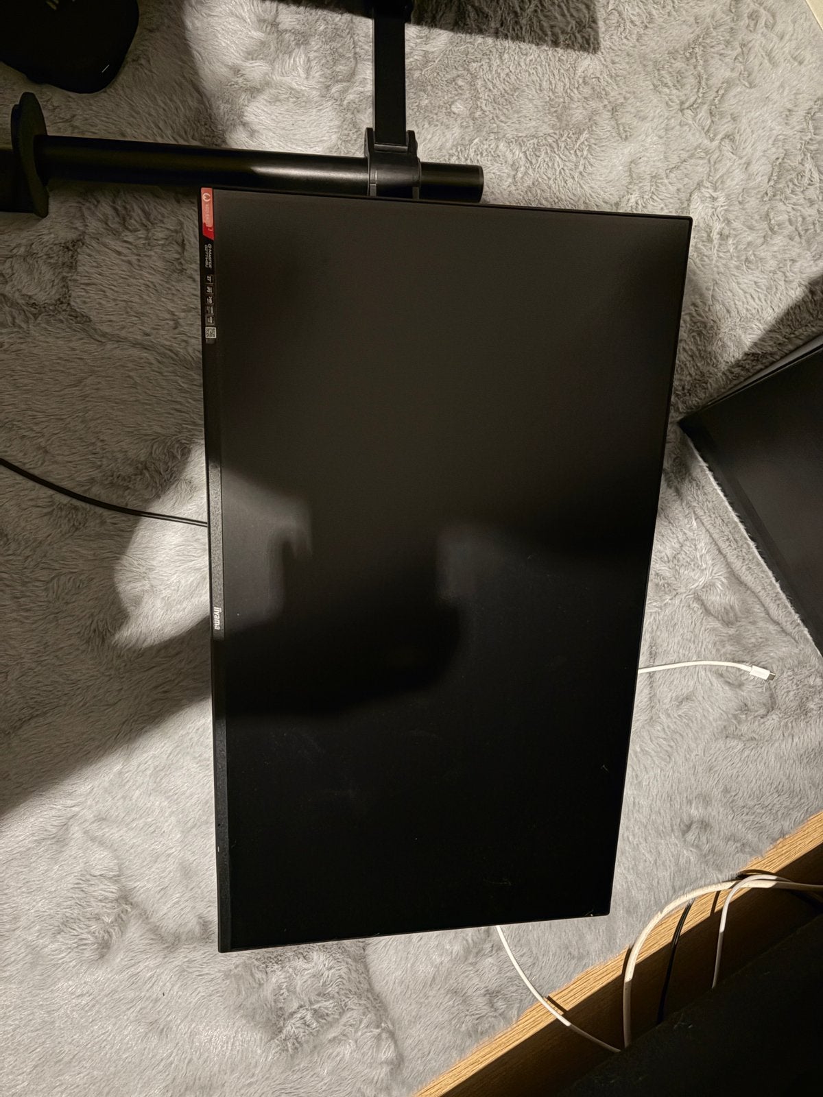 2x 27" gaming monitor (240Hz + 144Hz) + monitorarm + HP dock, Computers en Software, IPS, Full HD, Zo goed als nieuw, USB-C