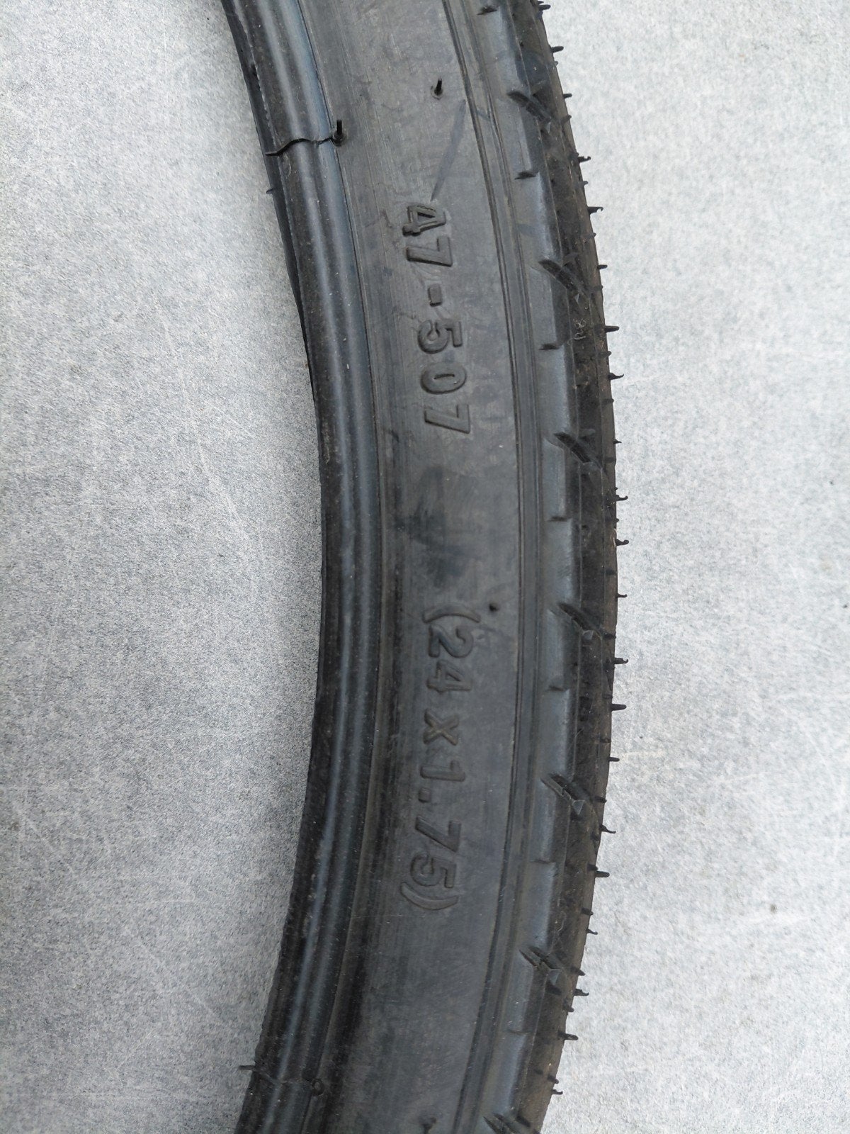 Buitenband, fietsband 24 inch, kinderfiets, Ophalen, Band, Kinderfiets, Zo goed als nieuw