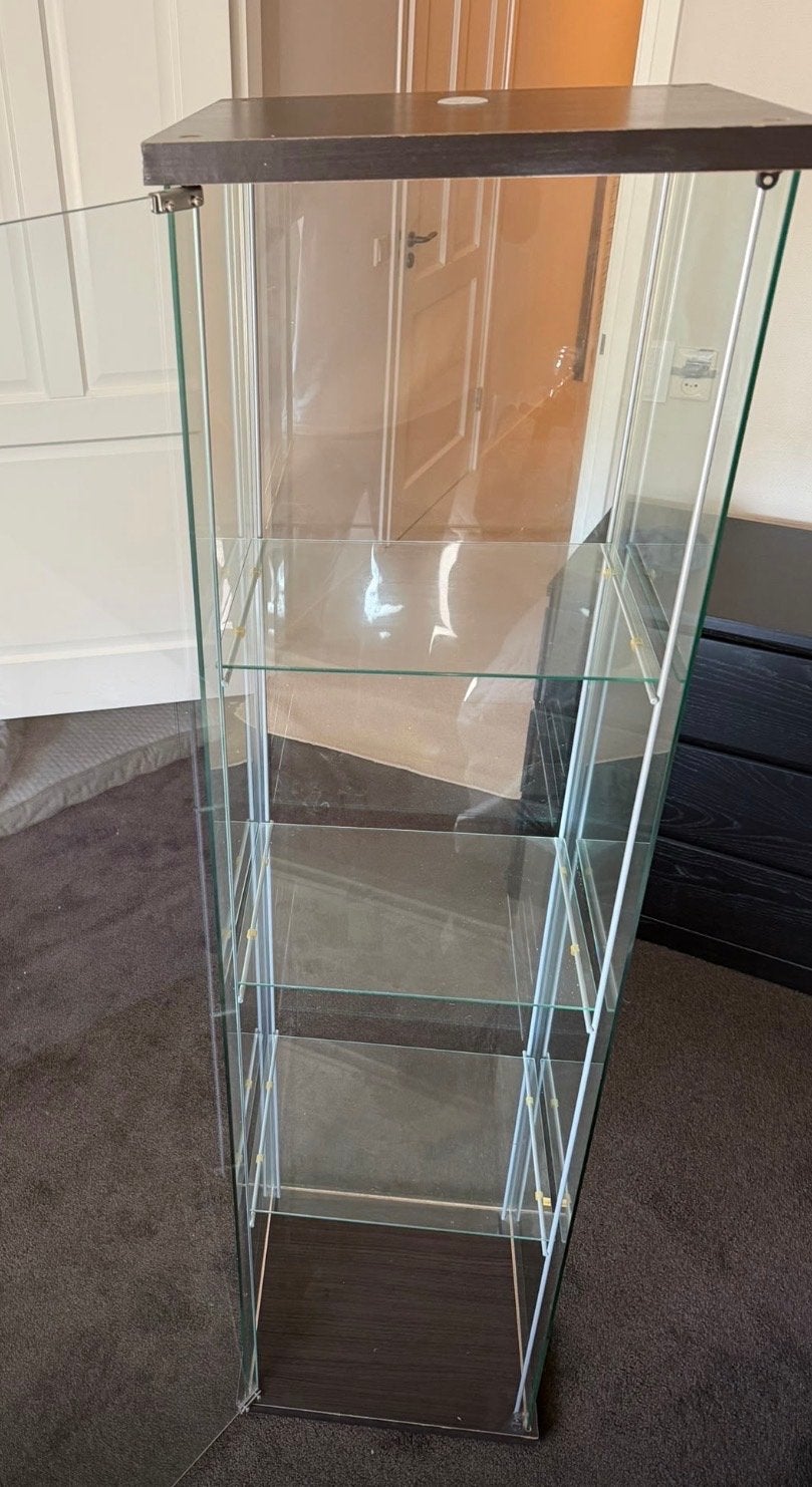 Glazen vitrinekast met houten boven- en onderkant, Huis en Inrichting, Ophalen, Minder dan 50 cm, Gebruikt, Glas