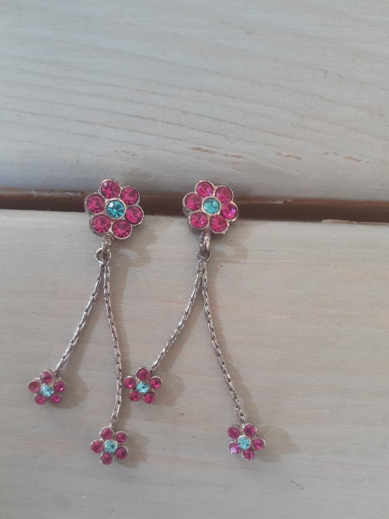 Oorbellen, Overige materialen, Ophalen of Verzenden, Zo goed als nieuw, Roze