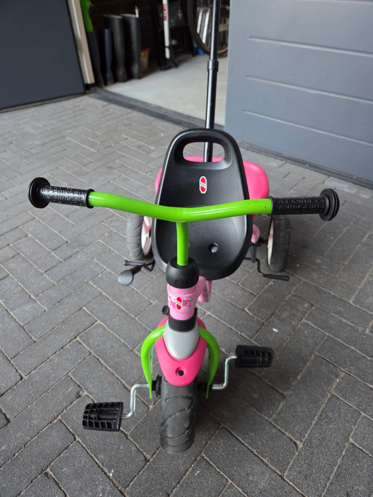 Roze Puky driewieler met duwstang en verstelbare zitting, Ophalen, Gebruikt, Puky, Terugtraprem