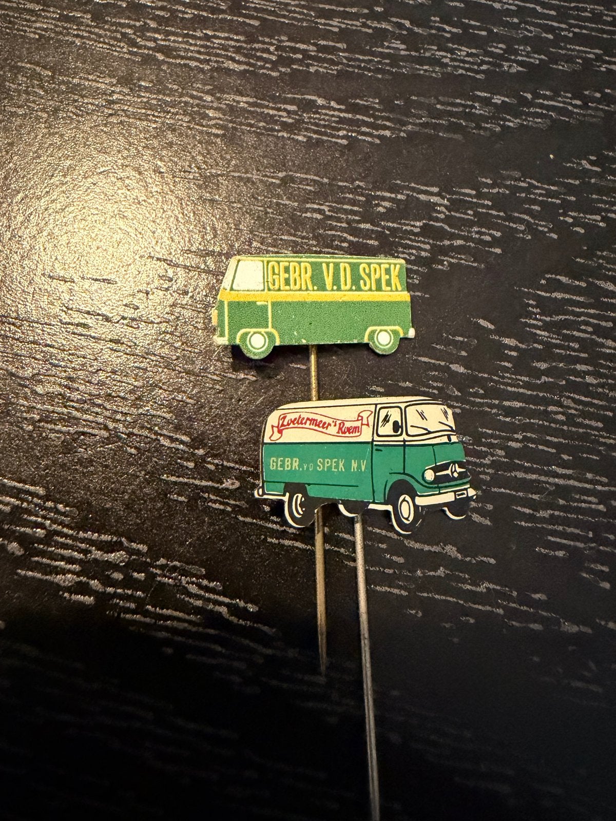 2 Vintage Speldjes 'Gebr. v.d. Spek' Bestelbusjes, Verzenden, Gebruikt