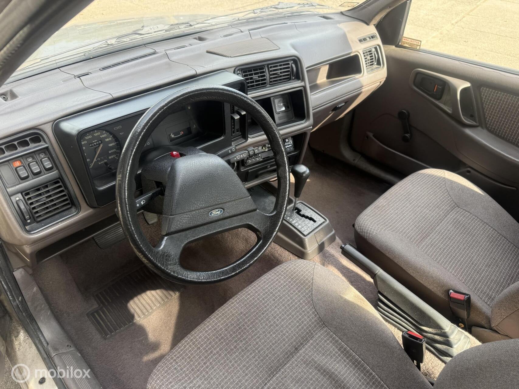 Ford Sierra 1.8 GL Automaat 1e eigenaar, foto 9