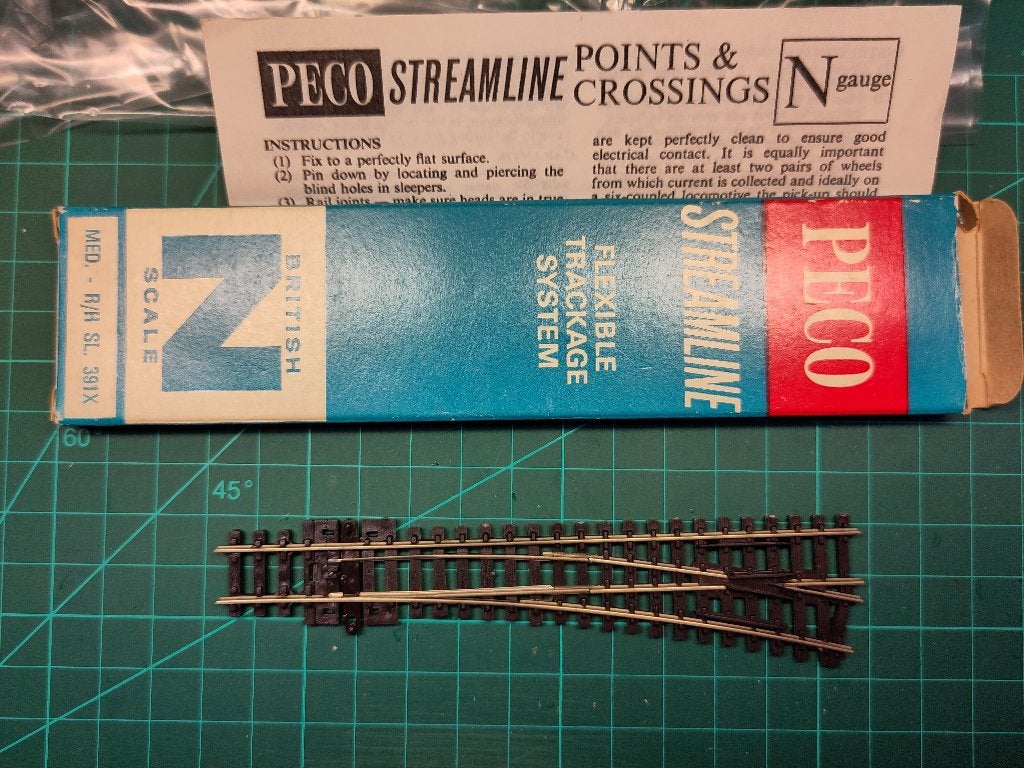 Peco SL 391X en SL 392X code 80 ongebruikte wissels in OVP, Overige merken, Gelijkstroom, Nieuw, Rails
