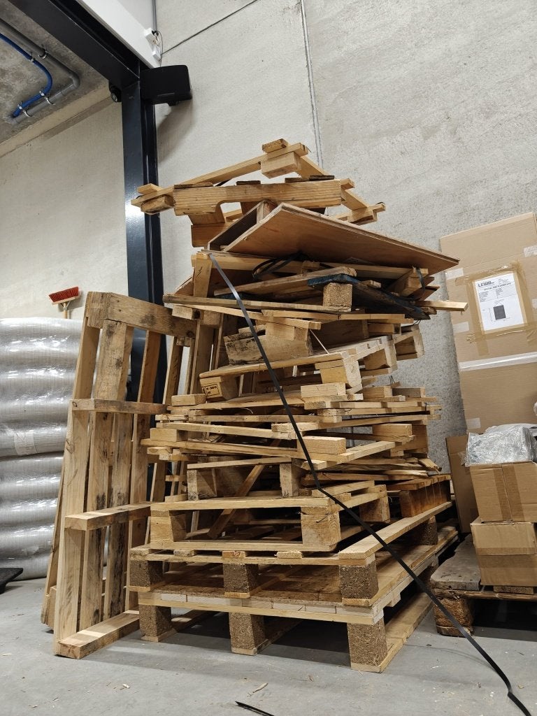 Stapel hout - GRATIS ophalen, Doe-het-zelf en Verbouw, Hout en Planken, Ophalen, Minder dan 25 mm, Zo goed als nieuw, Pallet