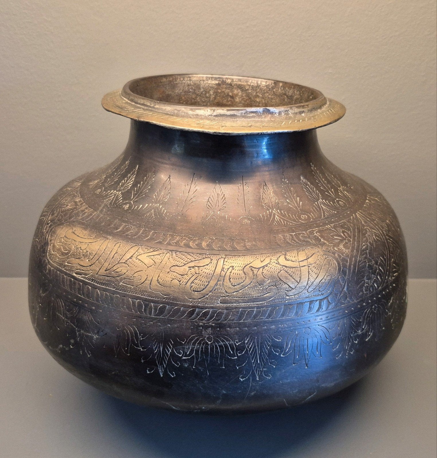 Antieke bronzen arabische pot met gravures, 3.9 kg,, Antiek en Kunst, Antiek | Koper en Brons, Ophalen of Verzenden