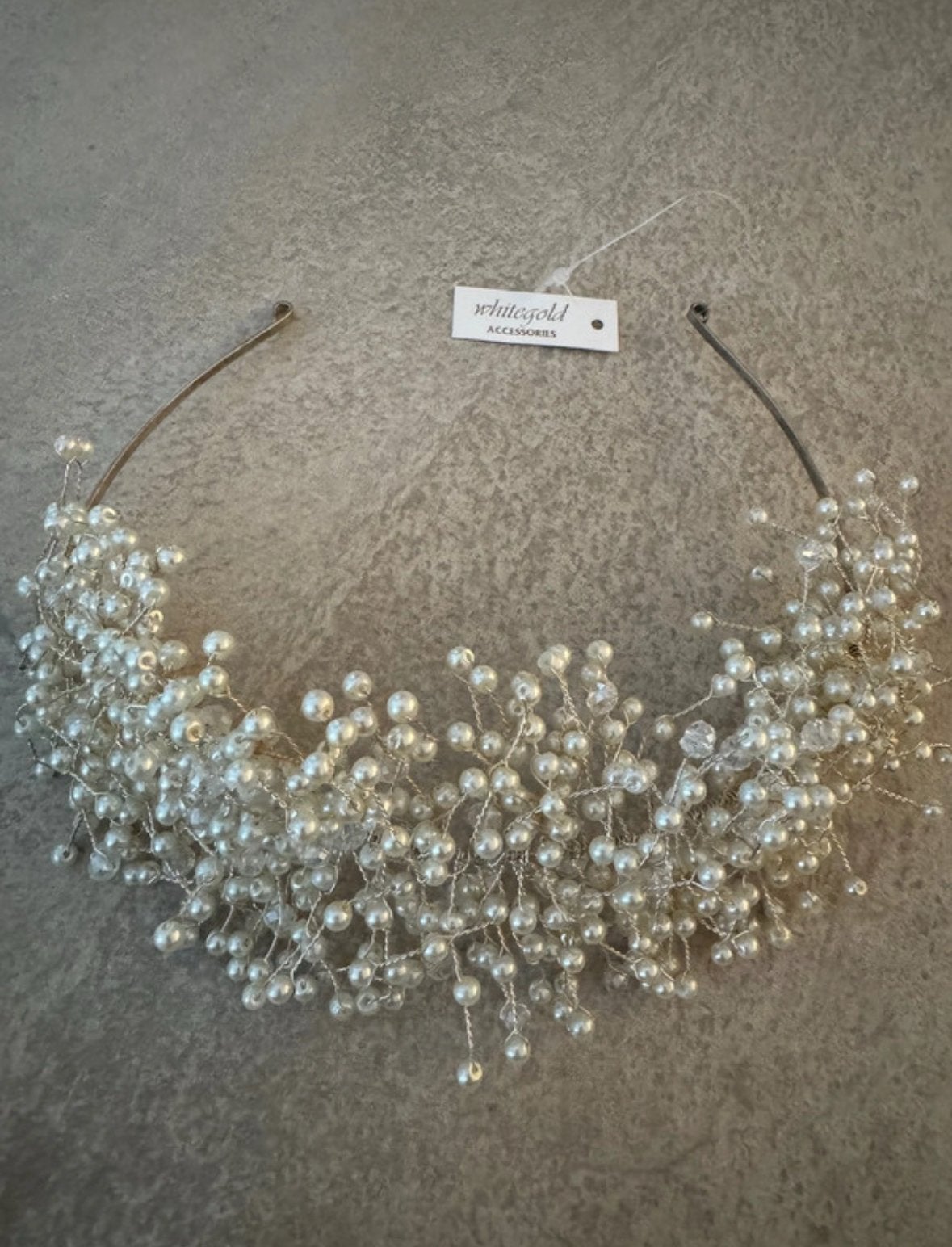 Nieuw Bruids Haarband met Kralen, Ophalen of Verzenden, Nieuw, Wit, Accessoires