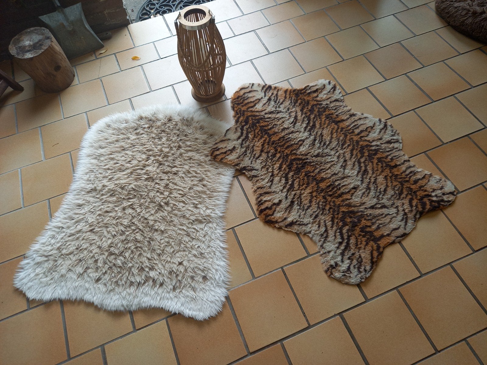 Twee dierenvellenprint matjes, Ophalen of Verzenden, Rechthoekig, 50 tot 100 cm, 50 tot 100 cm