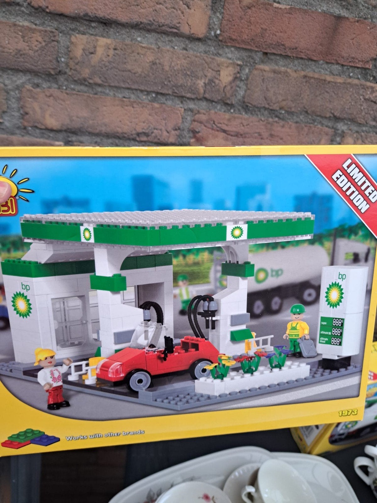 Abrick BP Tankstation Limited Edition Bouwset, Ophalen