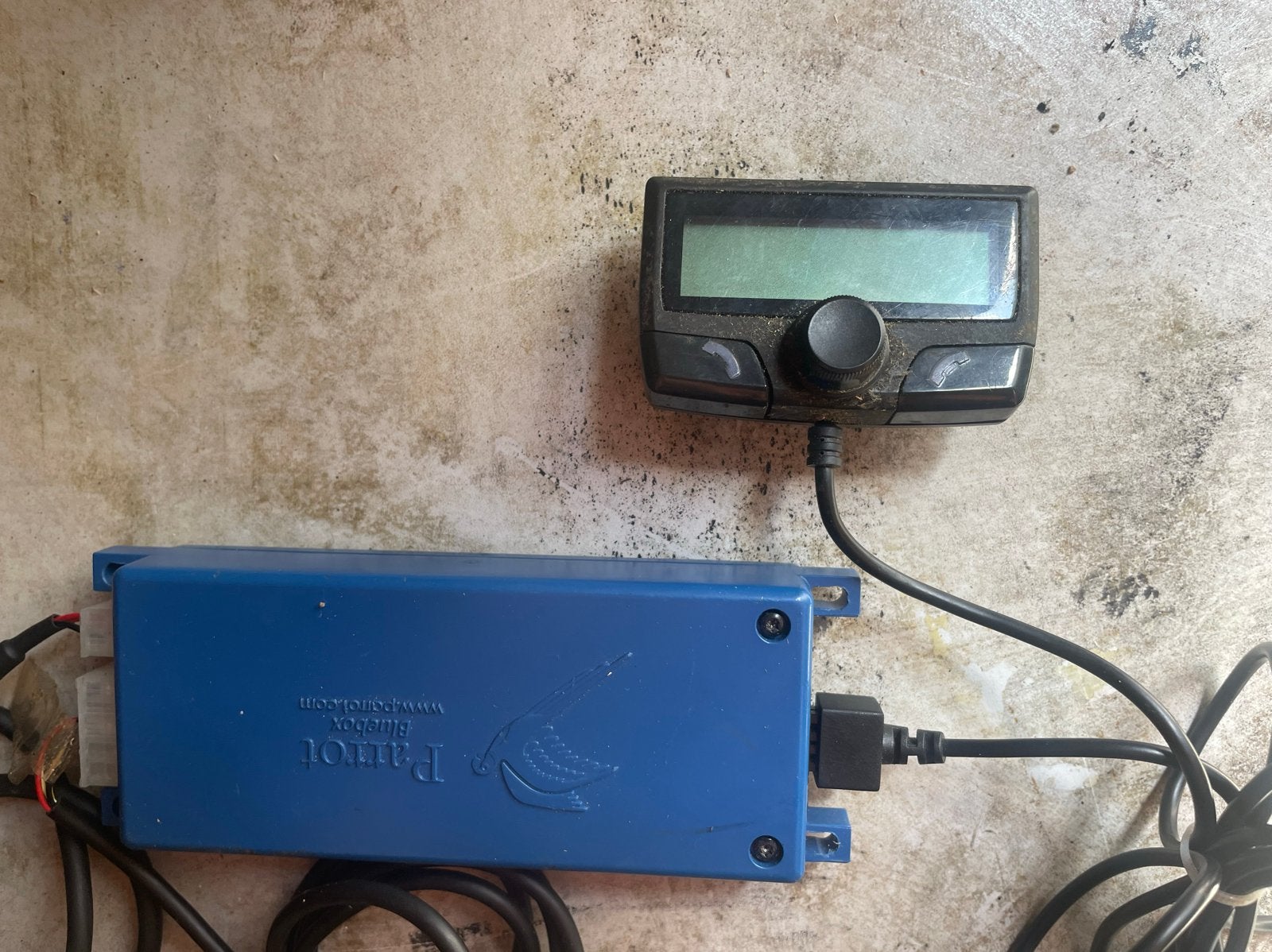Parrot ck3100 Carkit met bedieningspaneel en kabels, Ophalen, Gebruikt