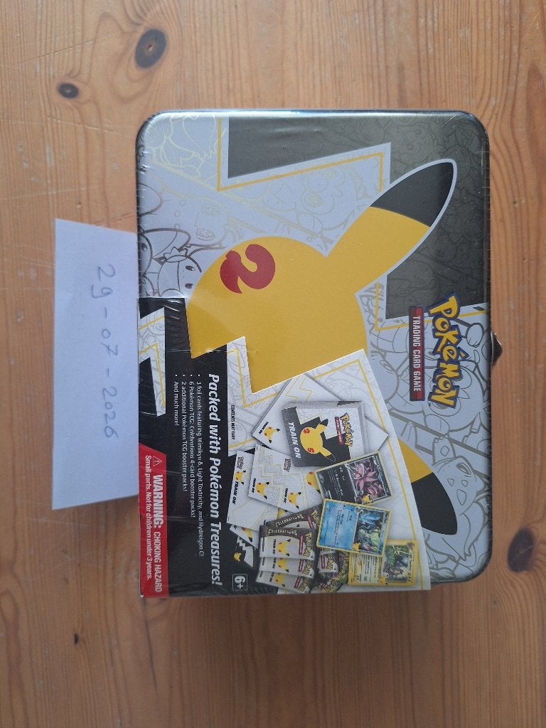Pokémon Celebrations Collector Chest, Ophalen, Nieuw, Meerdere kaarten